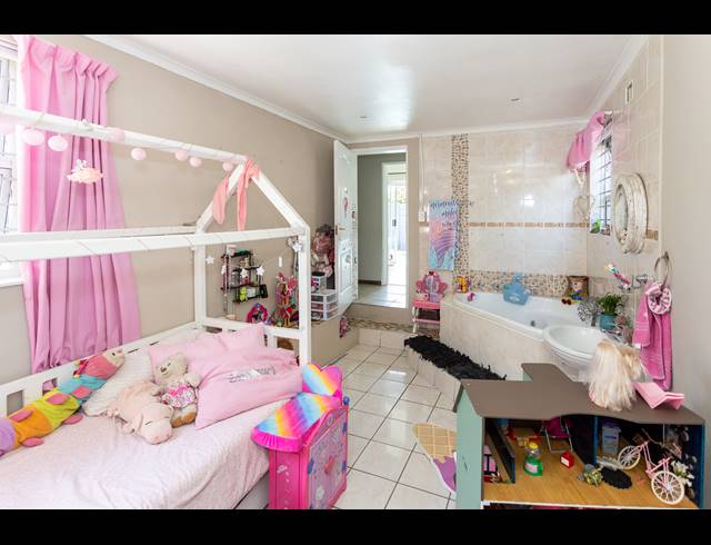 4 BEDROOM HOUSE FOR SALE IN STELLENRIDGE